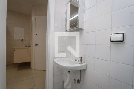 Apartamento à venda com 260m², 4 quartos e 3 vagas Apartamento à venda com 260m², 4 quartos e 3 vagasBanheiro de Serviço