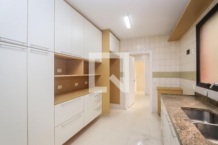 Apartamento à venda com 260m², 4 quartos e 3 vagas Apartamento à venda com 260m², 4 quartos e 3 vagasCozinha