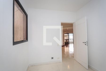 Apartamento à venda com 260m², 4 quartos e 3 vagas Apartamento à venda com 260m², 4 quartos e 3 vagasSala de Jantar