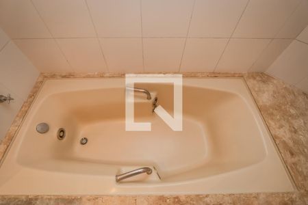 Apartamento à venda com 260m², 4 quartos e 3 vagas Apartamento à venda com 260m², 4 quartos e 3 vagasBanheiro da Suite MAster