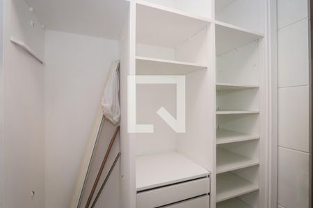 Apartamento à venda com 260m², 4 quartos e 3 vagas Apartamento à venda com 260m², 4 quartos e 3 vagasCloset da Suite MAster
