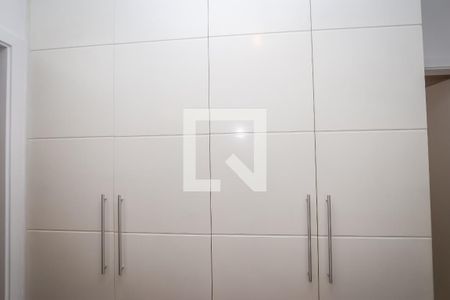 Apartamento à venda com 260m², 4 quartos e 3 vagas Apartamento à venda com 260m², 4 quartos e 3 vagasArmario do corredor
