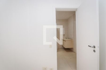 Apartamento à venda com 260m², 4 quartos e 3 vagas Apartamento à venda com 260m², 4 quartos e 3 vagasQuarto de Serviço