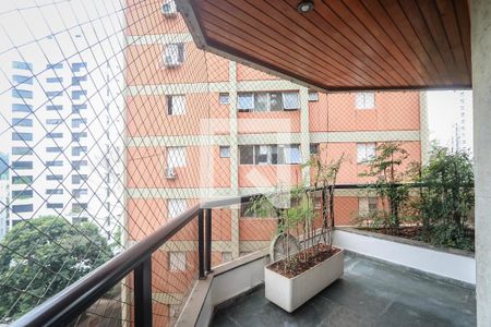 Apartamento à venda com 260m², 4 quartos e 3 vagas Apartamento à venda com 260m², 4 quartos e 3 vagasVaranda