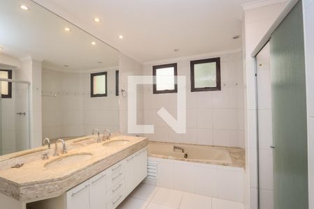 Apartamento à venda com 260m², 4 quartos e 3 vagas Apartamento à venda com 260m², 4 quartos e 3 vagasBanheiro da Suite MAster