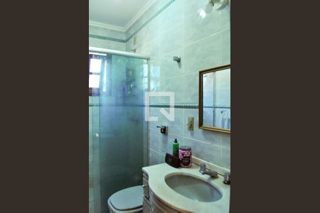 Casa de condomínio à venda com 180m², 3 quartos e 2 vagasBanheiro social