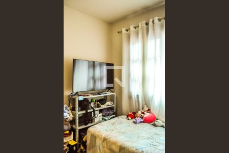 Casa de condomínio à venda com 180m², 3 quartos e 2 vagasQuarto 1