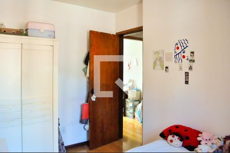 Casa de condomínio à venda com 180m², 3 quartos e 2 vagasQuarto 2