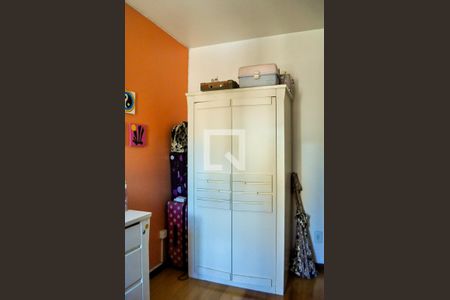 Casa de condomínio à venda com 180m², 3 quartos e 2 vagasQuarto 2