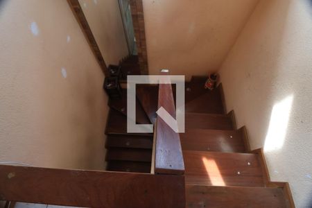 Casa à venda com 190m², 5 quartos e 2 vagasEscada