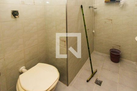 Casa à venda com 440m², 2 quartos e 8 vagasBanheiro Social