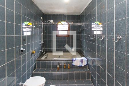 Casa à venda com 440m², 2 quartos e 8 vagasBanheiro da Suite