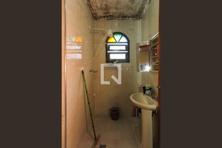 Casa à venda com 440m², 2 quartos e 8 vagasBanheiro Social