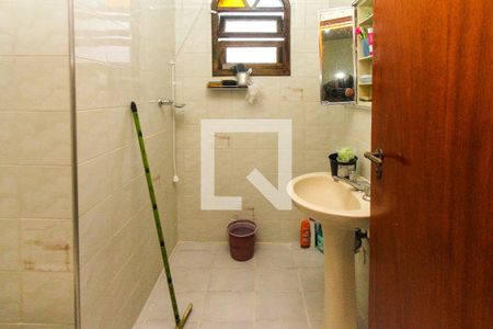 Casa à venda com 440m², 2 quartos e 8 vagasBanheiro Social