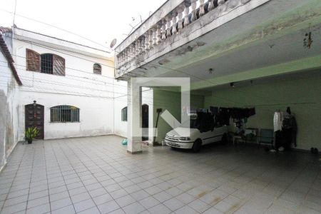 Casa à venda com 440m², 2 quartos e 8 vagasQuintal e Garagem