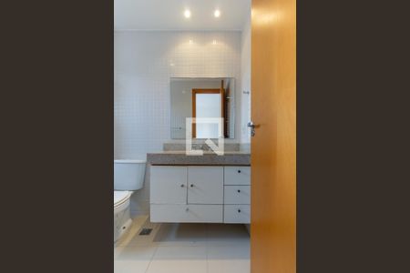 Apartamento à venda com 135m², 3 quartos e 3 vagasBanheiro da Suíte 1