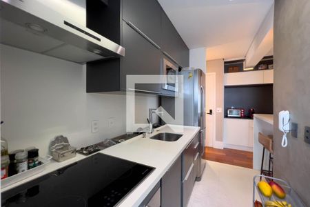 Apartamento à venda com 71m², 2 quartos e 2 vagasCozinha e área de serviço