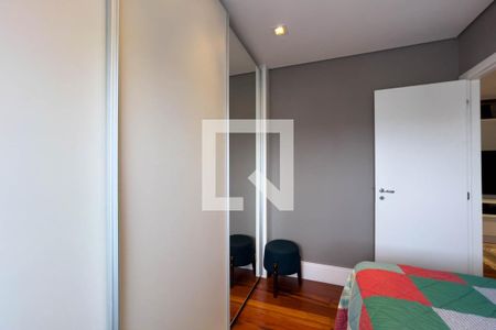 Apartamento à venda com 71m², 2 quartos e 2 vagasQuarto 2