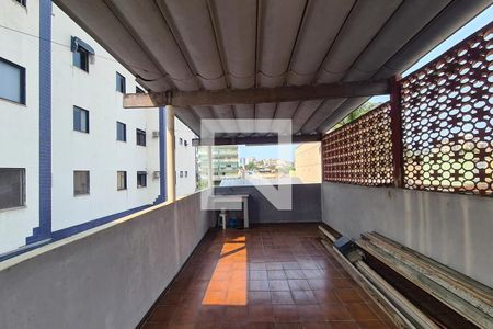 Casa à venda com 120m², 2 quartos e 1 vaga Casa à venda com 120m², 2 quartos e 1 vagaTerraço