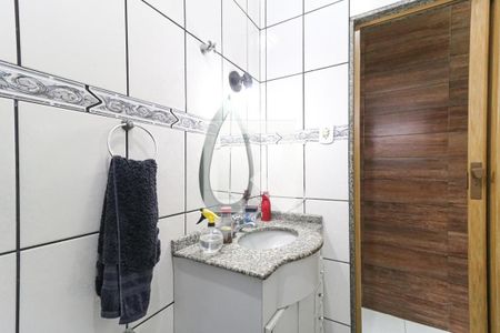 Casa à venda com 120m², 2 quartos e 1 vaga Casa à venda com 120m², 2 quartos e 1 vagaBanheiro