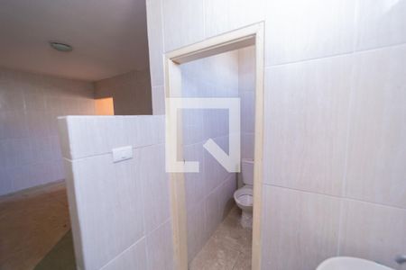 Casa para alugar com 50m², 1 quarto e sem vagaÁrea de Serviço e Banheiro