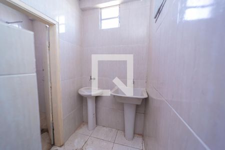 Casa para alugar com 50m², 1 quarto e sem vagaÁrea de Serviço e Banheiro