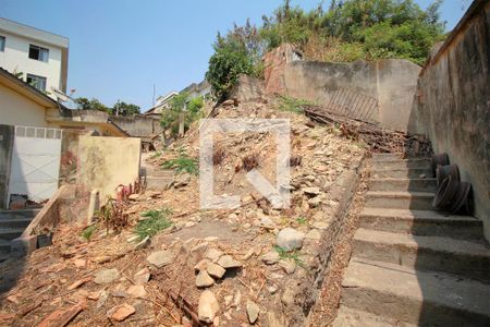 Casa à venda com 480m², 2 quartos e sem vagaFundos