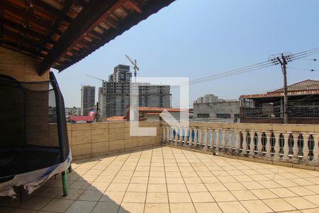 Casa para alugar com 280m², 2 quartos e 2 vagas Casa para alugar com 280m², 2 quartos e 2 vagasTerraço