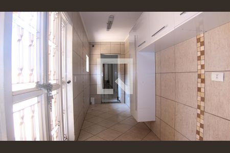 Casa para alugar com 280m², 2 quartos e 2 vagas Casa para alugar com 280m², 2 quartos e 2 vagasCorredor