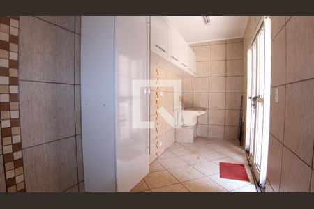 Corredor de casa à venda com 2 quartos, 280m² em Jardim Independência, São Paulo