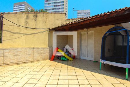 Casa para alugar com 280m², 2 quartos e 2 vagas Casa para alugar com 280m², 2 quartos e 2 vagasTerraço
