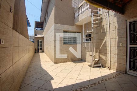 Casa para alugar com 280m², 2 quartos e 2 vagas Casa para alugar com 280m², 2 quartos e 2 vagasÁrea Externa