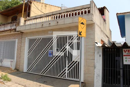 Casa para alugar com 280m², 2 quartos e 2 vagasFachada