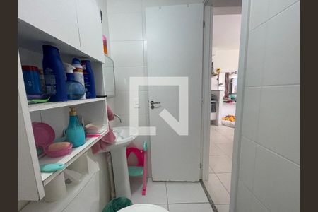 Apartamento à venda com 32m², 2 quartos e sem vaga Apartamento à venda com 32m², 2 quartos e sem vagaBanheiro Social