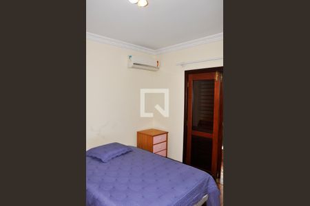 Casa para alugar com 570m², 5 quartos e 6 vagas Casa para alugar com 570m², 5 quartos e 6 vagasDetalhe - Quarto 02 com Suíte