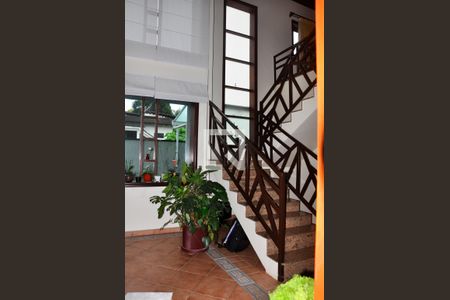 Casa para alugar com 570m², 5 quartos e 6 vagas Casa para alugar com 570m², 5 quartos e 6 vagasHall de entrada