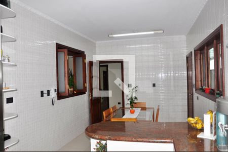 Casa para alugar com 570m², 5 quartos e 6 vagas Casa para alugar com 570m², 5 quartos e 6 vagasDetalhe - Cozinha