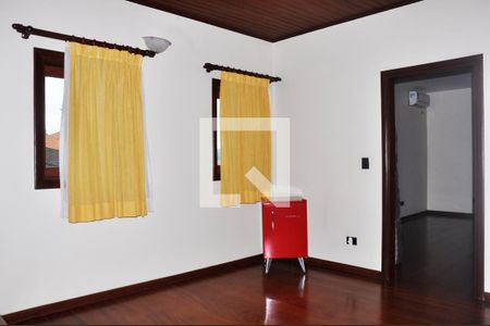 Casa para alugar com 570m², 5 quartos e 6 vagas Casa para alugar com 570m², 5 quartos e 6 vagasDetalhe - Hall dos Quartos