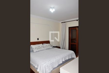 Casa para alugar com 570m², 5 quartos e 6 vagas Casa para alugar com 570m², 5 quartos e 6 vagasDetalhe - Quarto 01 com Suíte