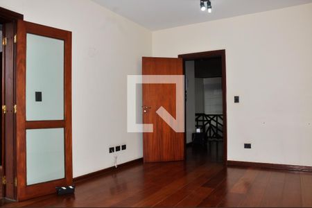 Casa para alugar com 570m², 5 quartos e 6 vagas Casa para alugar com 570m², 5 quartos e 6 vagasDetalhe - Quarto 04 com Suíte