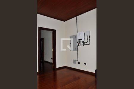 Casa para alugar com 570m², 5 quartos e 6 vagas Casa para alugar com 570m², 5 quartos e 6 vagasDetalhe - Hall dos Quartos