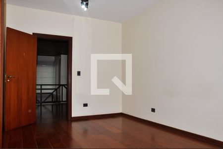 Casa para alugar com 570m², 5 quartos e 6 vagas Casa para alugar com 570m², 5 quartos e 6 vagasDetalhe - Quarto 04 com Suíte