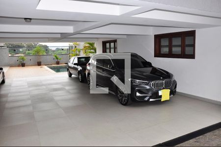 Casa para alugar com 570m², 5 quartos e 6 vagas Casa para alugar com 570m², 5 quartos e 6 vagasGaragem