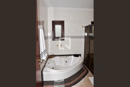 Casa para alugar com 570m², 5 quartos e 6 vagas Casa para alugar com 570m², 5 quartos e 6 vagasDetalhe - Suíte