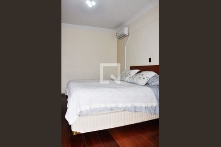 Casa para alugar com 570m², 5 quartos e 6 vagas Casa para alugar com 570m², 5 quartos e 6 vagasDetalhe - Quarto 01 com Suíte