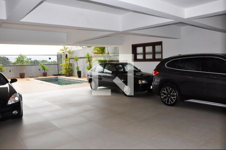 Casa para alugar com 570m², 5 quartos e 6 vagas Casa para alugar com 570m², 5 quartos e 6 vagasGaragem