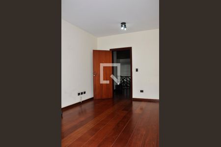 Casa para alugar com 570m², 5 quartos e 6 vagas Casa para alugar com 570m², 5 quartos e 6 vagasDetalhe - Quarto 04 com Suíte
