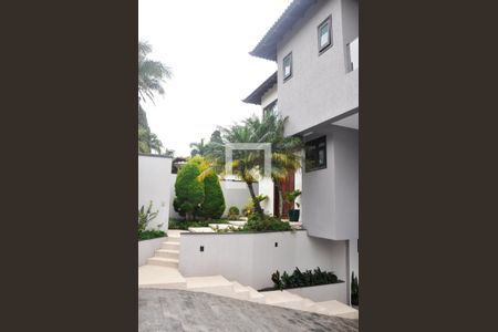 Casa para alugar com 570m², 5 quartos e 6 vagas Casa para alugar com 570m², 5 quartos e 6 vagasÁrea comum