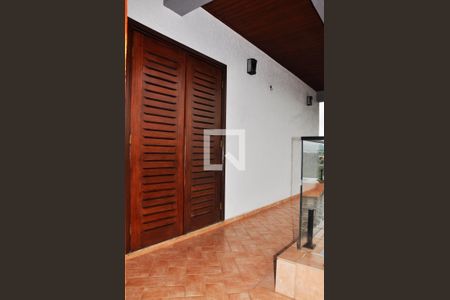 Casa para alugar com 570m², 5 quartos e 6 vagas Casa para alugar com 570m², 5 quartos e 6 vagasDetalhe - Varanda do Quarto 03