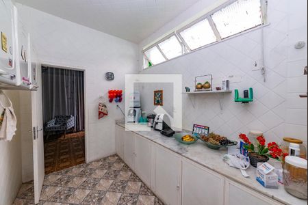 Casa à venda com 297m², 5 quartos e 1 vaga Casa à venda com 297m², 5 quartos e 1 vagaCozinha